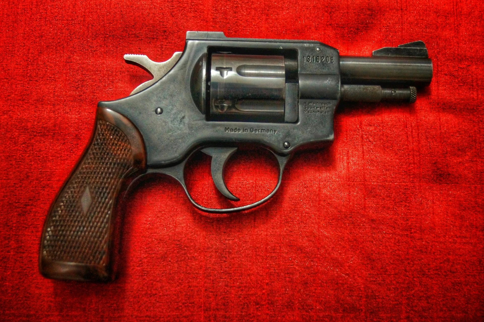 Beretta 96: A Complete Guide to This Classic .40 Caliber Pistol
