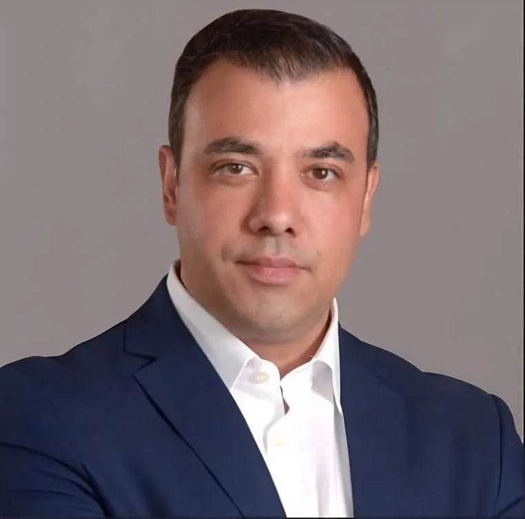 Sergio Mendes Data Analytics: Driving Smarter Business Decisions Through Financial Insight